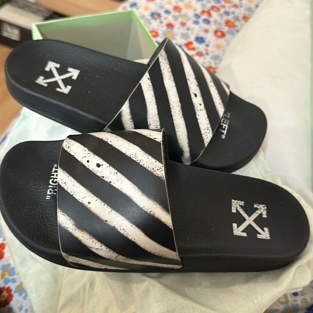 Off white pool slippers